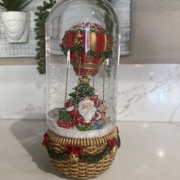 Santa’s Festive Hot Air Balloon Musical Snow Globe - Picture 3 of 6